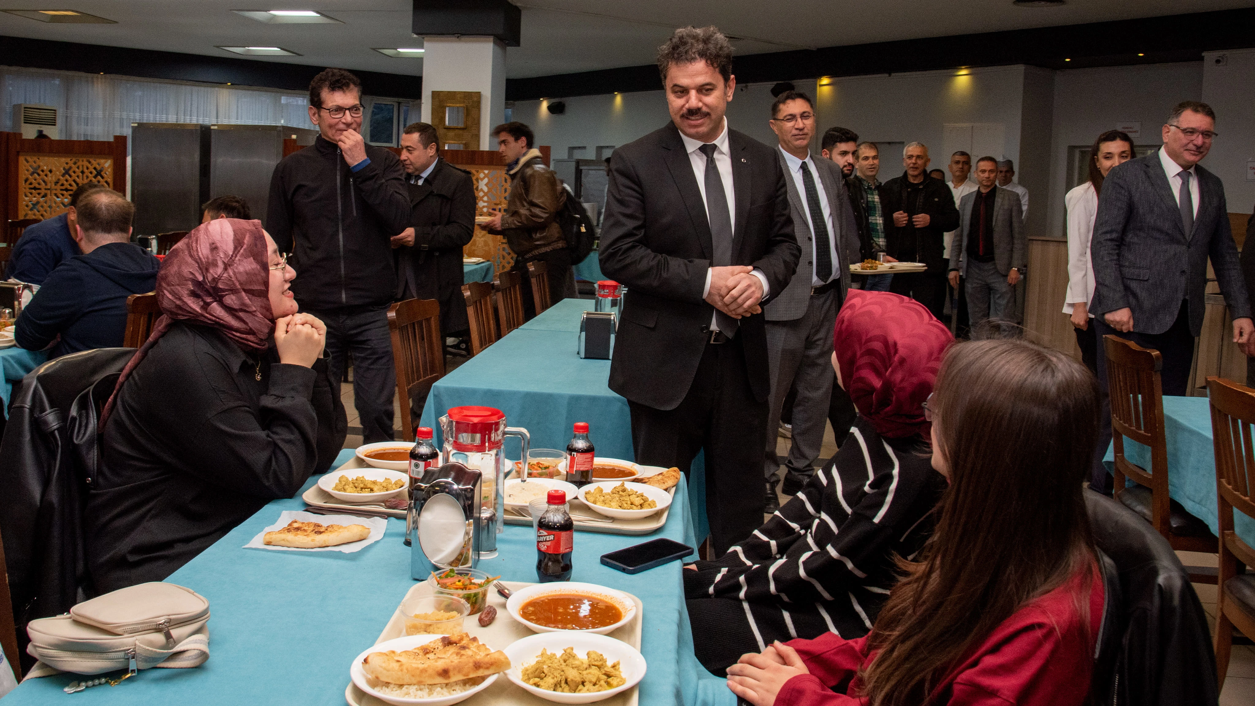 Rektör Yılmaz öğrencilerle iftar yemeğinde bir araya geldi